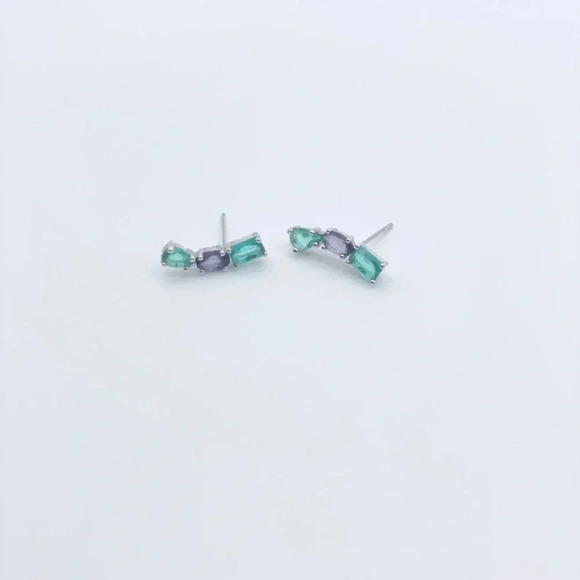 Flora Stud Earrings - Picture 2 of 4